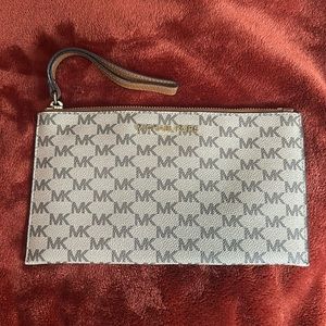 Michael Kors Wristlet